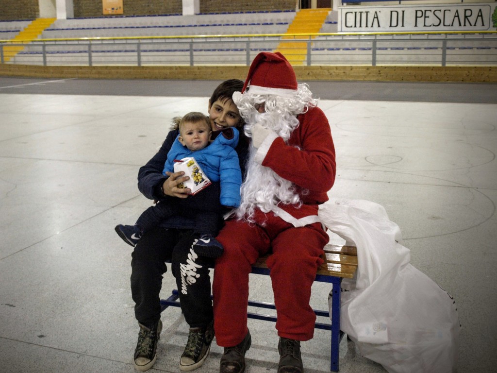 1019576Natale-2015-pattinaggio-pescara-Asd-Dlf